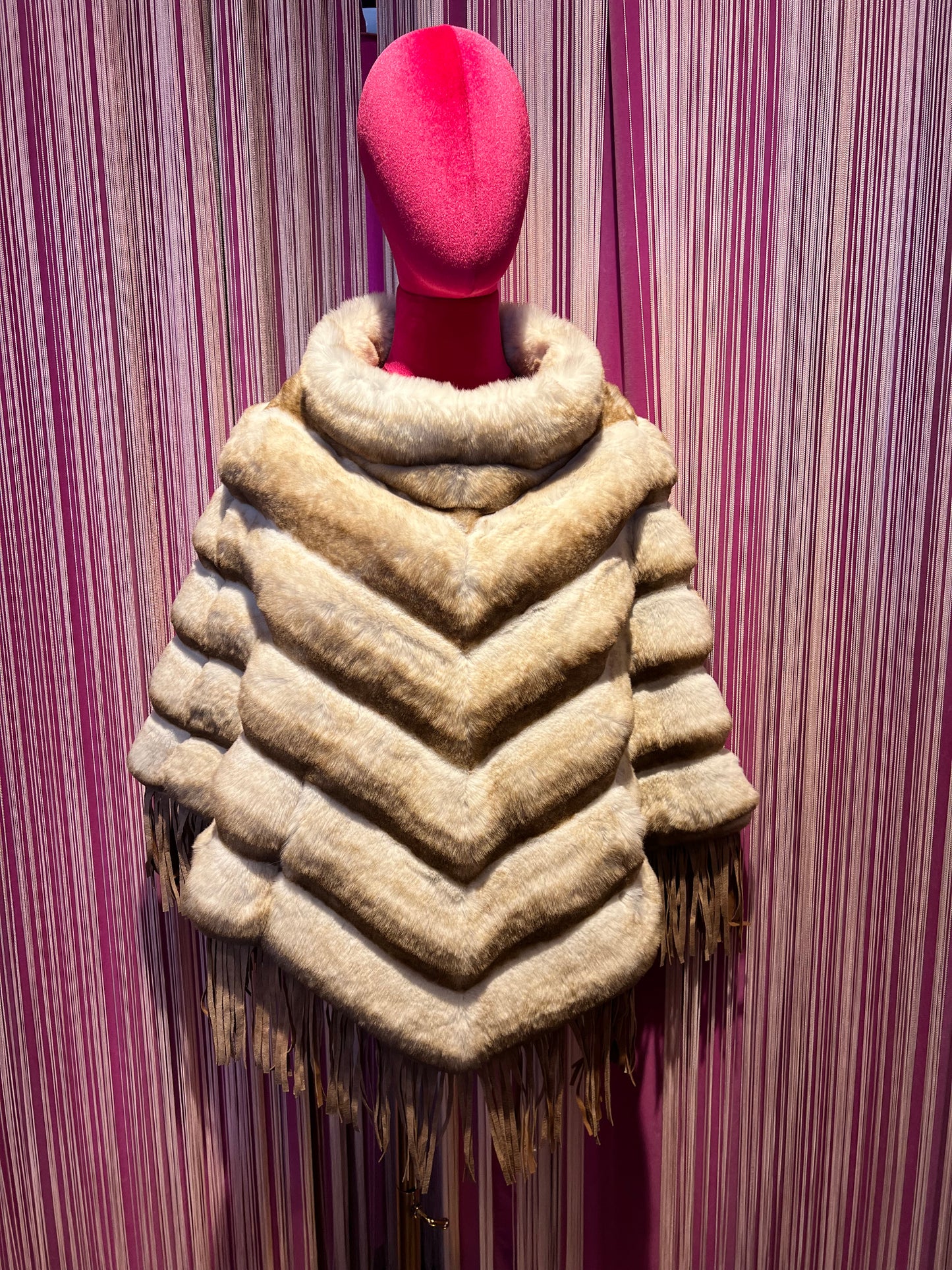 Uncommon poncho similfur