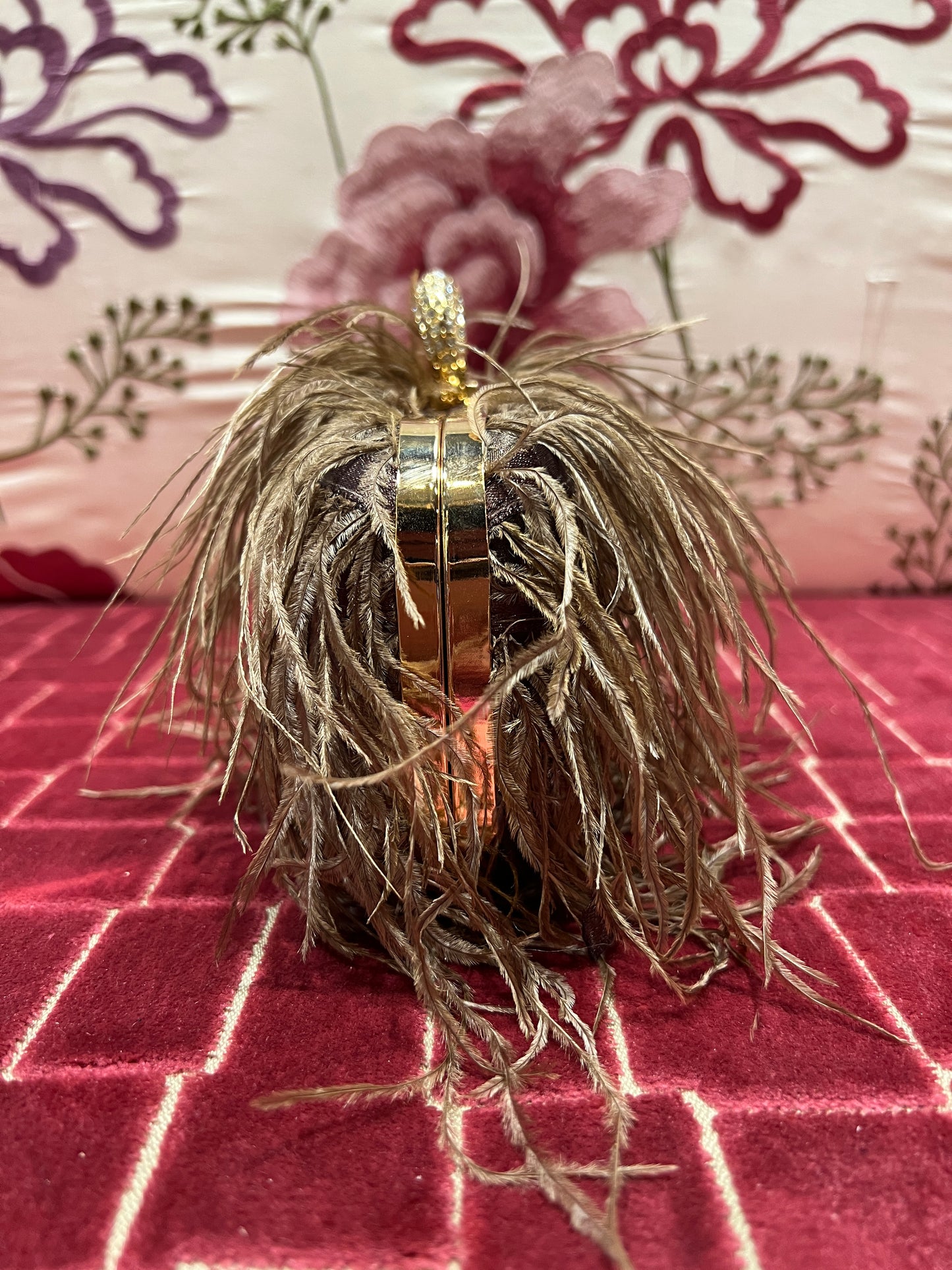 Clutch marabu con tracollina marrone chiaro