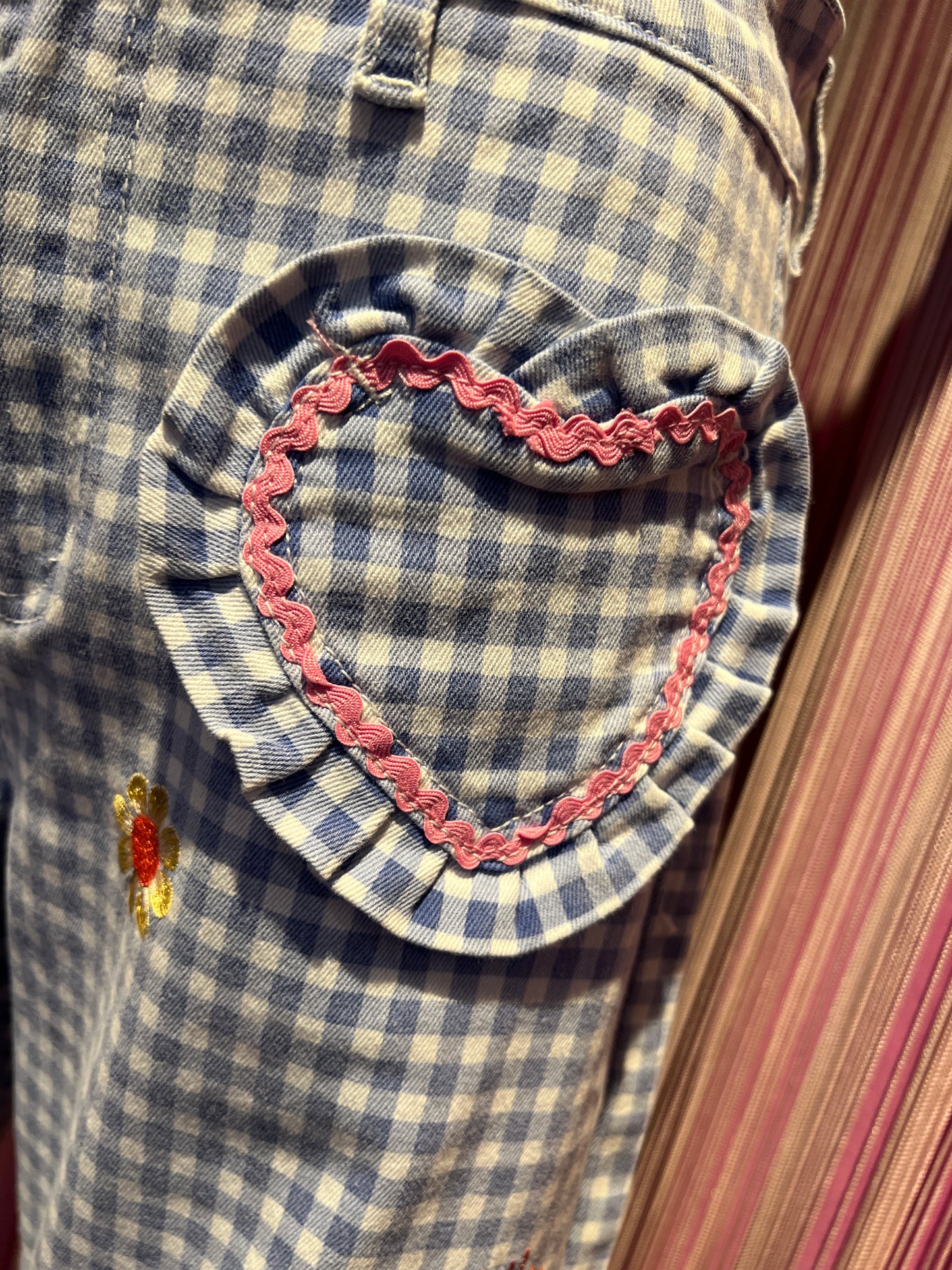 Love & roses pantaloni a quadretti vichy celesti e bianchi tasche a cuore