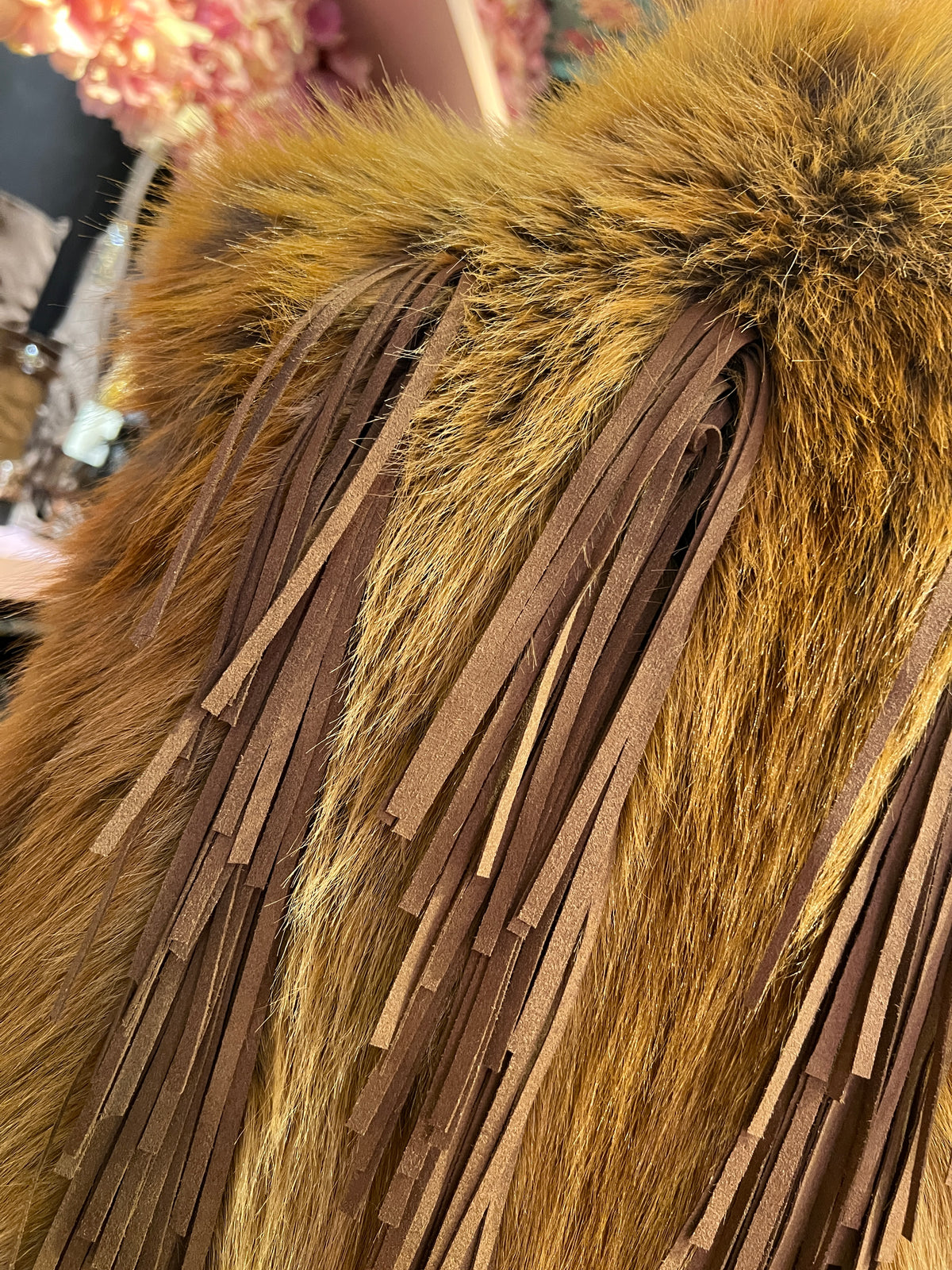 Uncommon gilet di simil pelliccia con frange miele vestibilita’ over