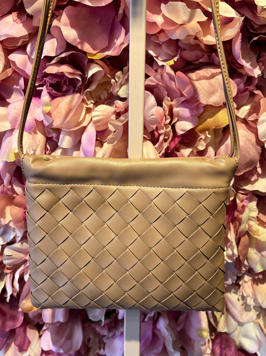 Tracollina ecopelle beige con lavorazione ad intreccio