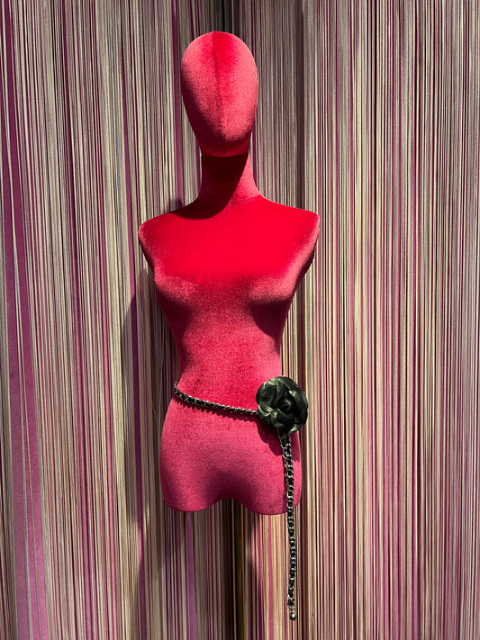 Cintura/collana camelia nera con catena argento regolabile