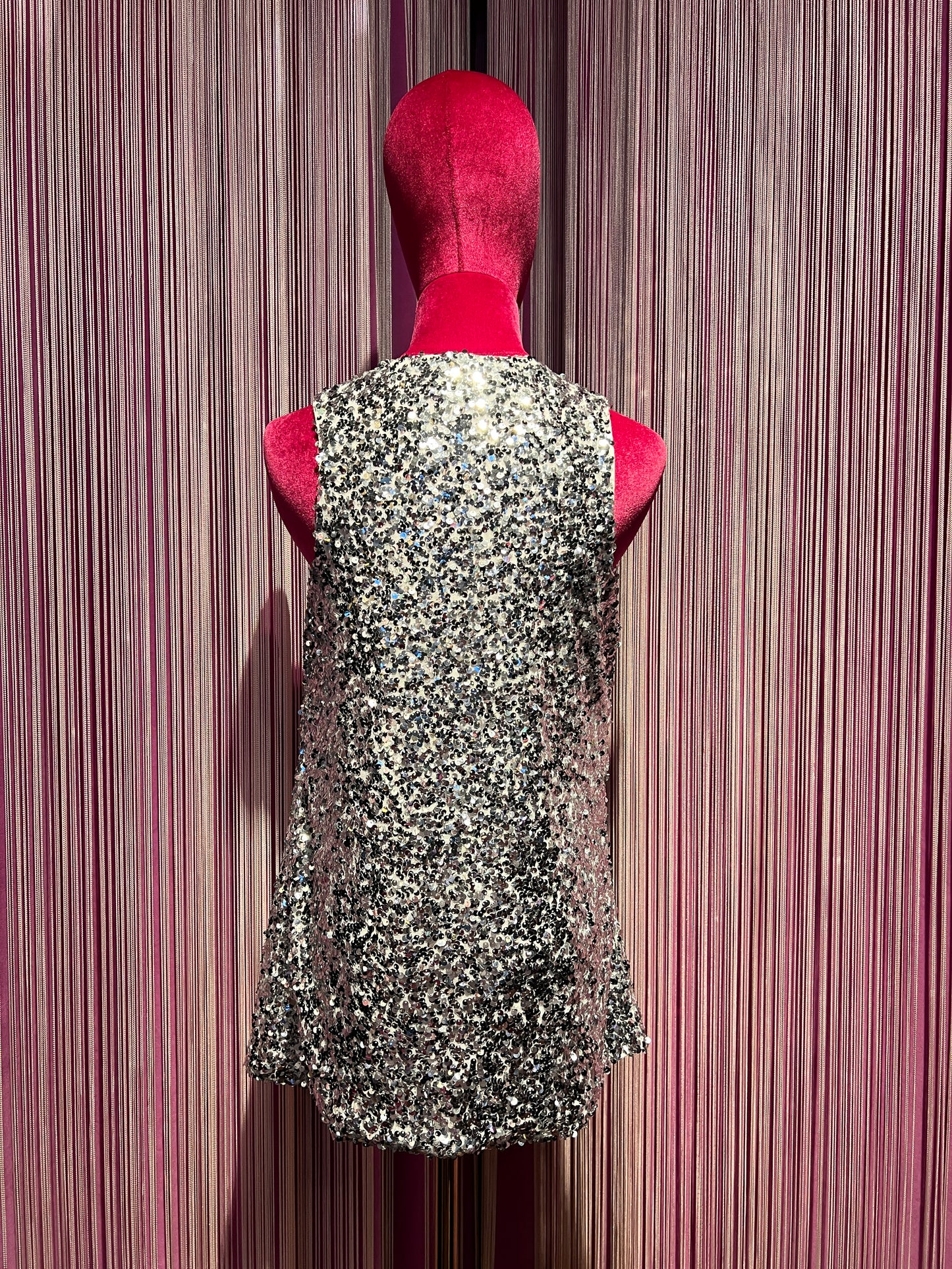 The room canotta paillettes scollo drappeggiato argento