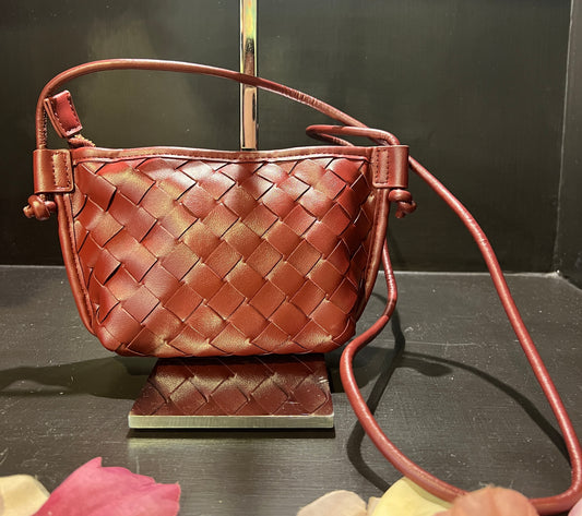 Tracollina bordeaux con lavorazione intrecciata