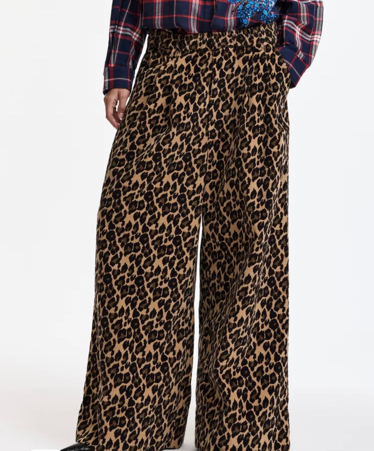Essentiel antwerp pantalone gamba larga stampa leopardata marrone e nera