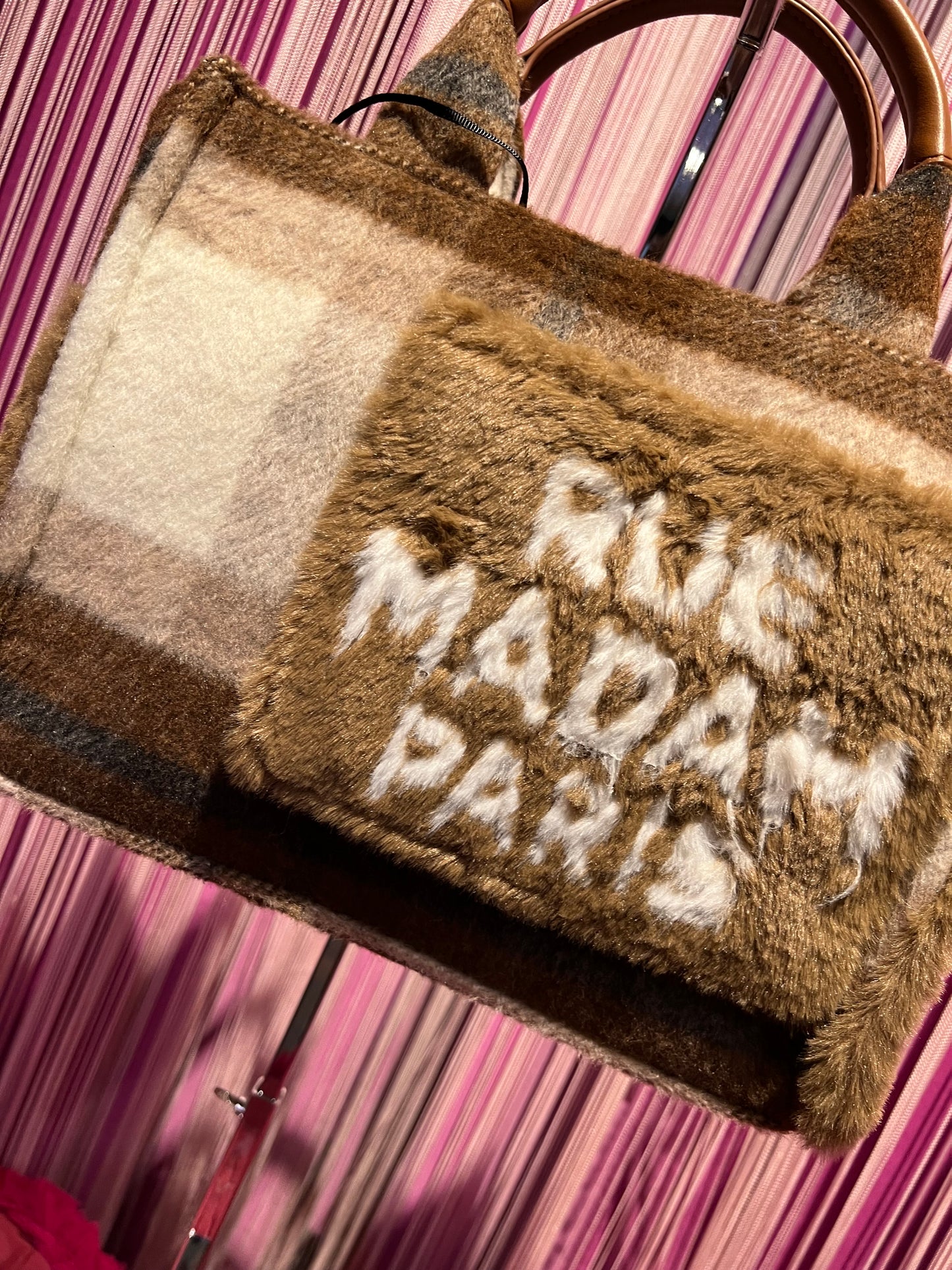 Rue Madam borsa mini due manici mini con tracolla fantasia tartan panna / marrone tasche esterne eco pelliccia