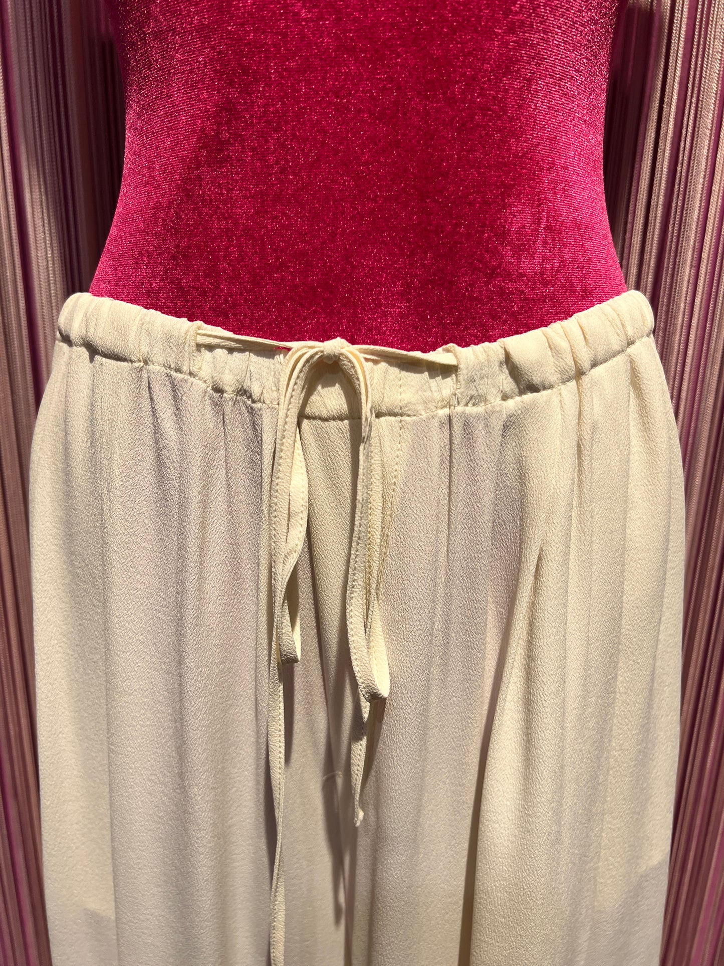 SU official sconto -30% pantalone morbido panna con elastico e laccetto in vita