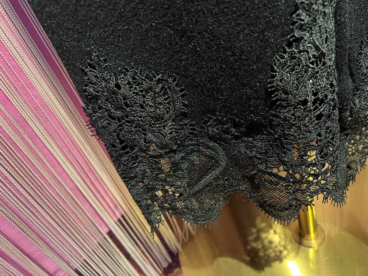 The room completo maglia e pantalone con pizzo nero