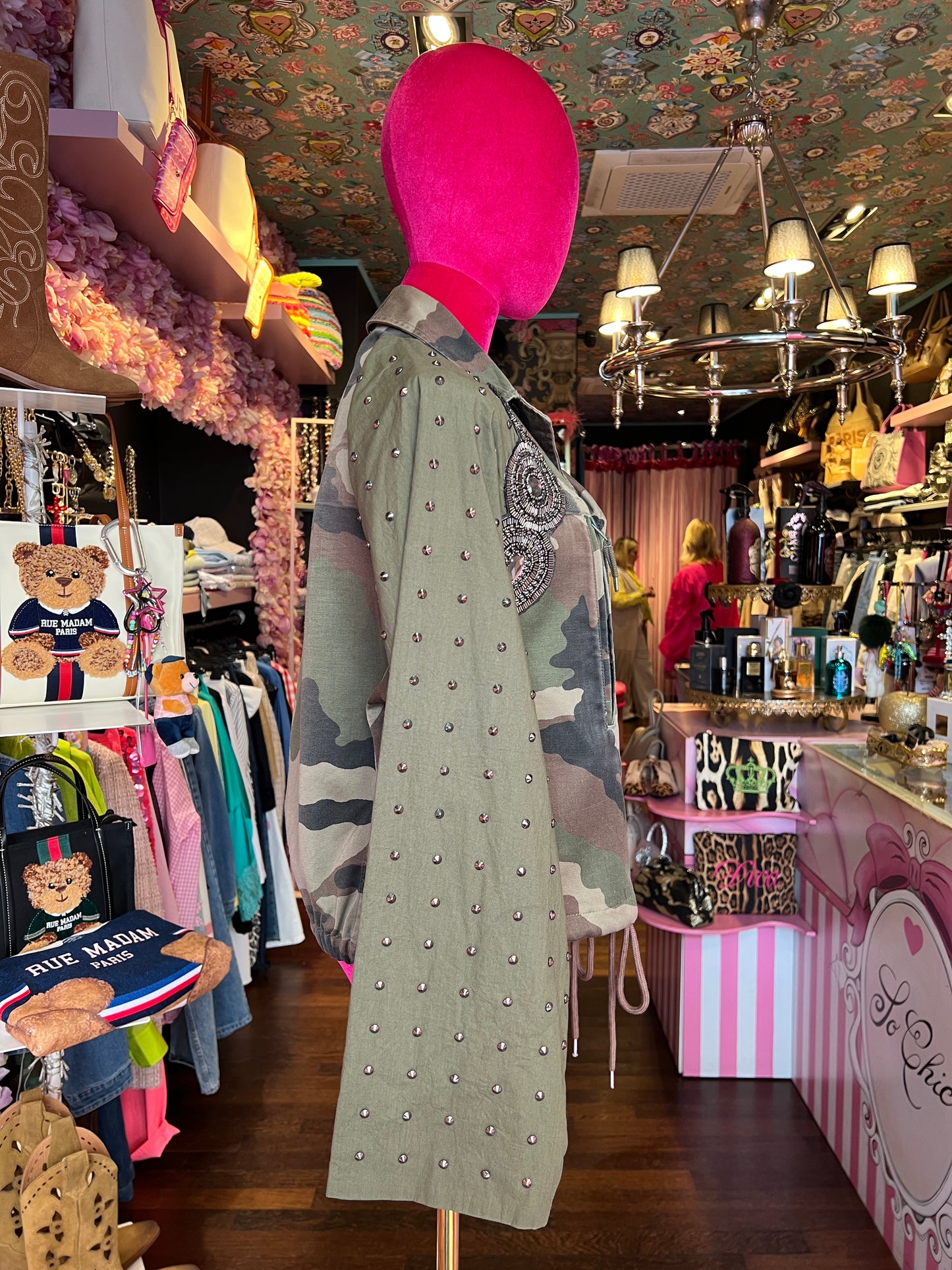 Front street -50%giacca camouflage con applicazioni e maniche verdi militari con borchiette