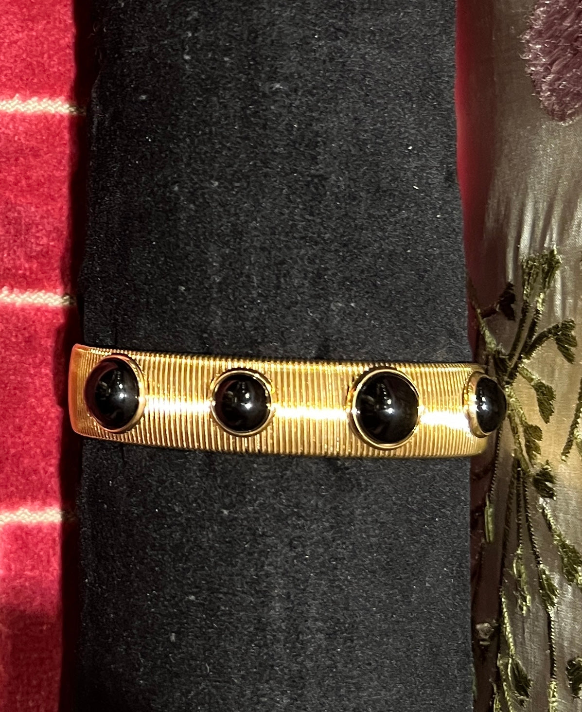 Bracciale regolabile oro con pietre dure nere