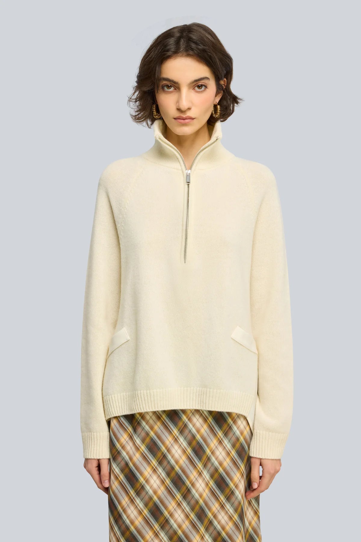 Semicouture maglia in lana merinos con dettagli in fresco di lana , collo con zip manica lunga