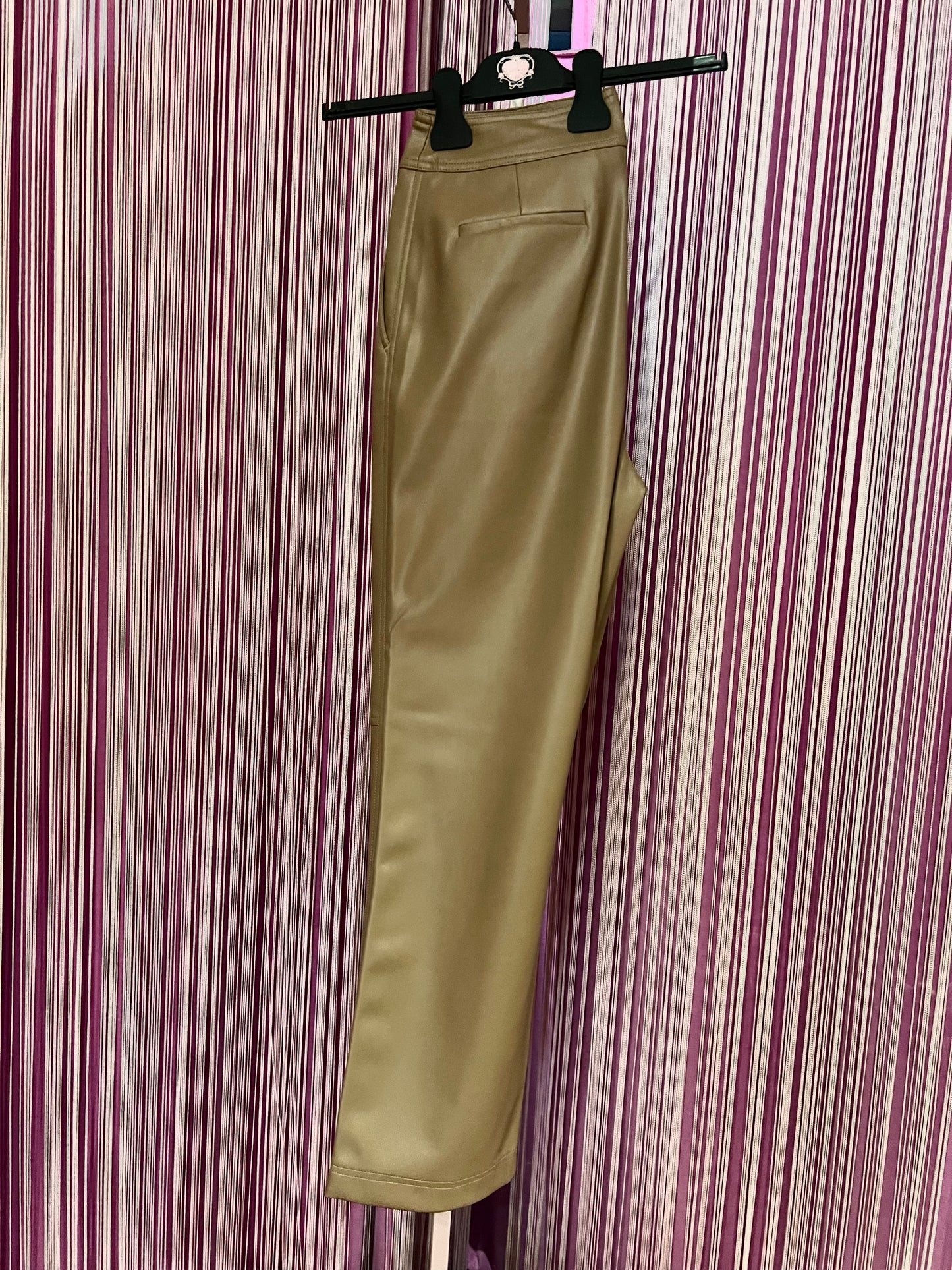 Nenette pantalone ecopelle nocciola Elmont sconto 50%