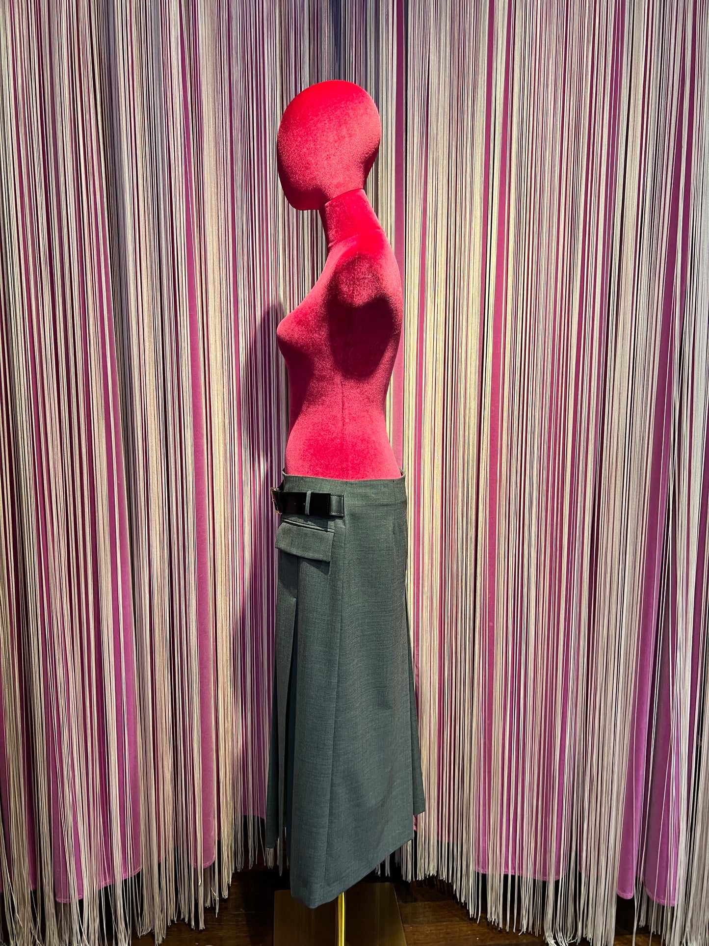 Semicouture gonna a pieghe grigio medio con cinta nera Tracy
