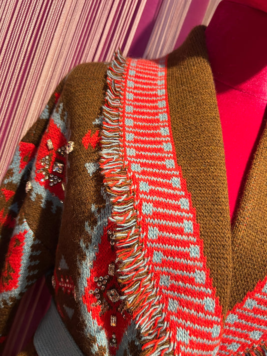 Colour market cardigan jacquard con cinta turchese strass e frange marrone rosso e turchese