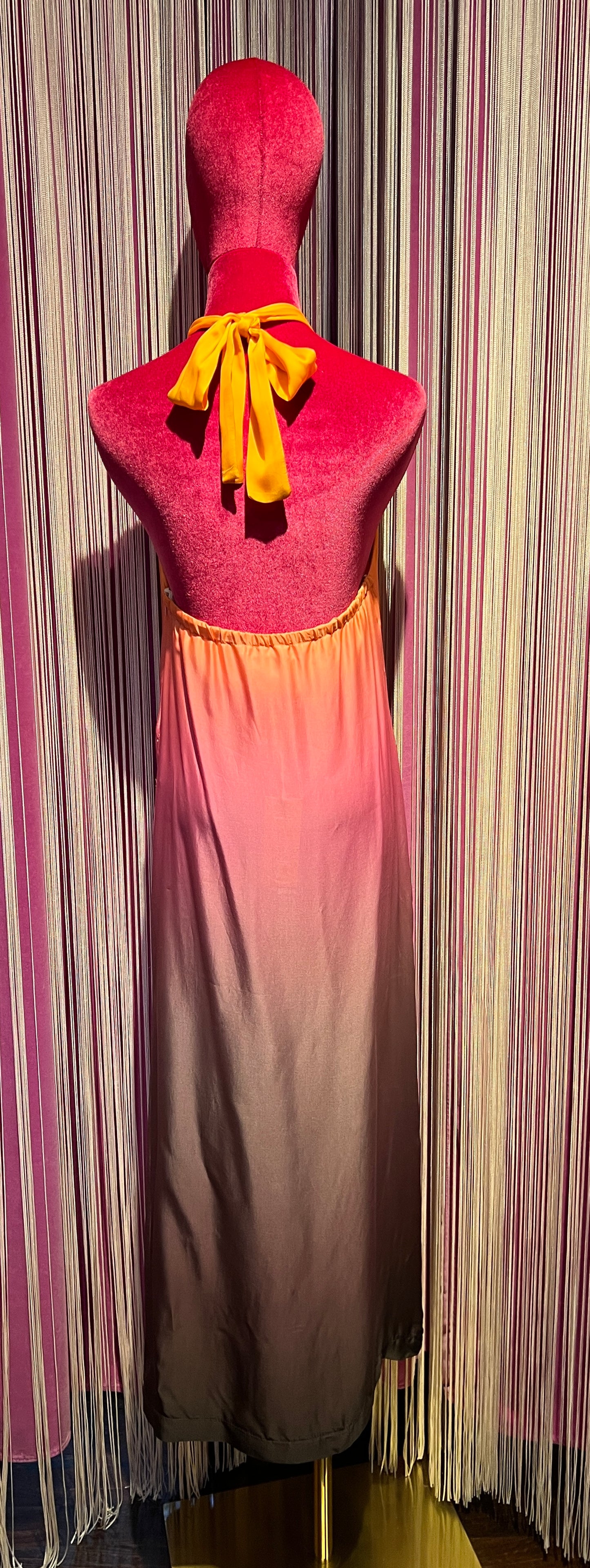 Maesta abito lungo sfumato arancio rosa