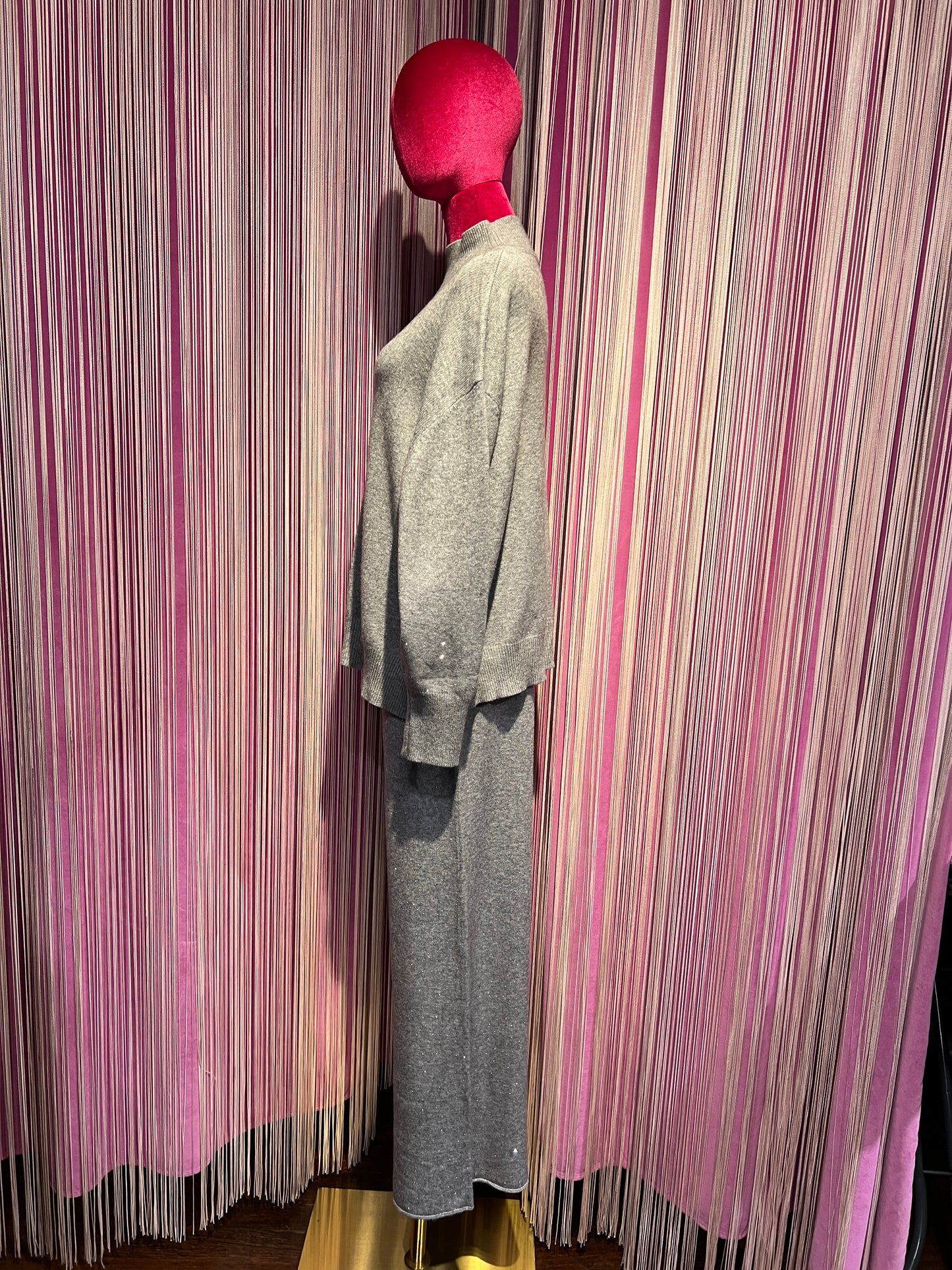 The room completo grigio maglia e pantalone pois cristalli