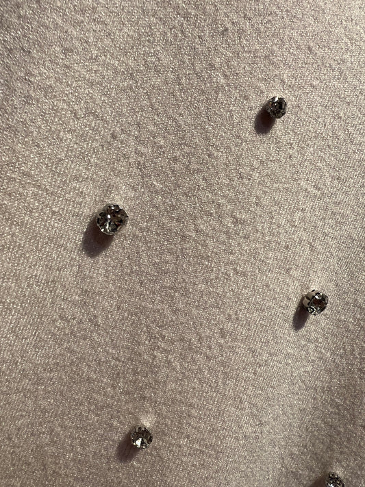 The room maglia over panna collo alto ampio e decorazioni cristalli