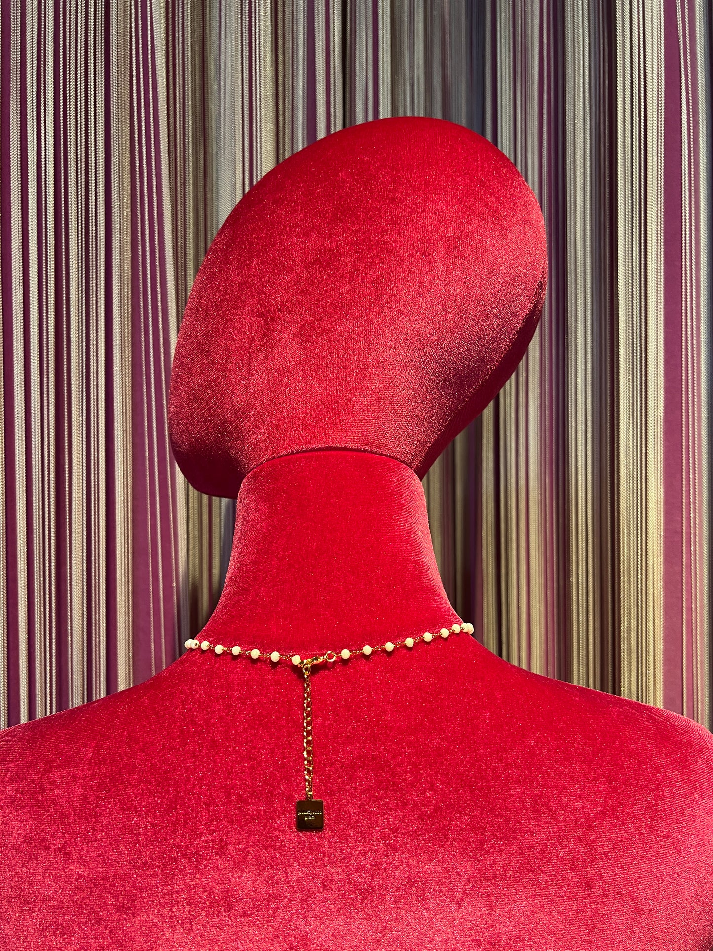 Principessa Glam collana girocollo perline , corno bianco