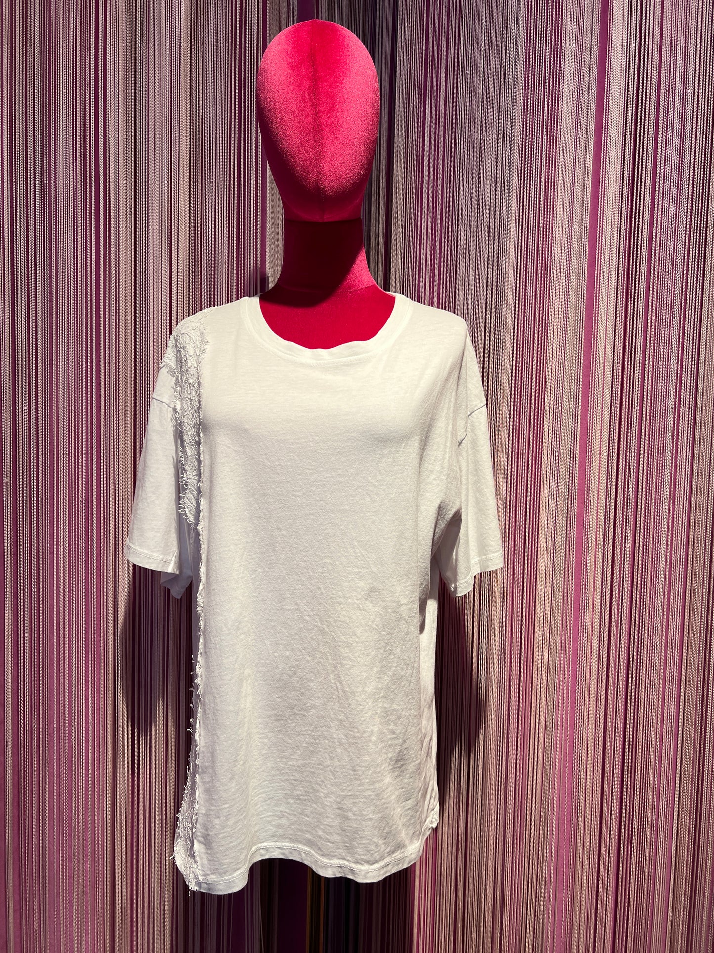 The room t shirt di cotone bianca con pizzo laterale