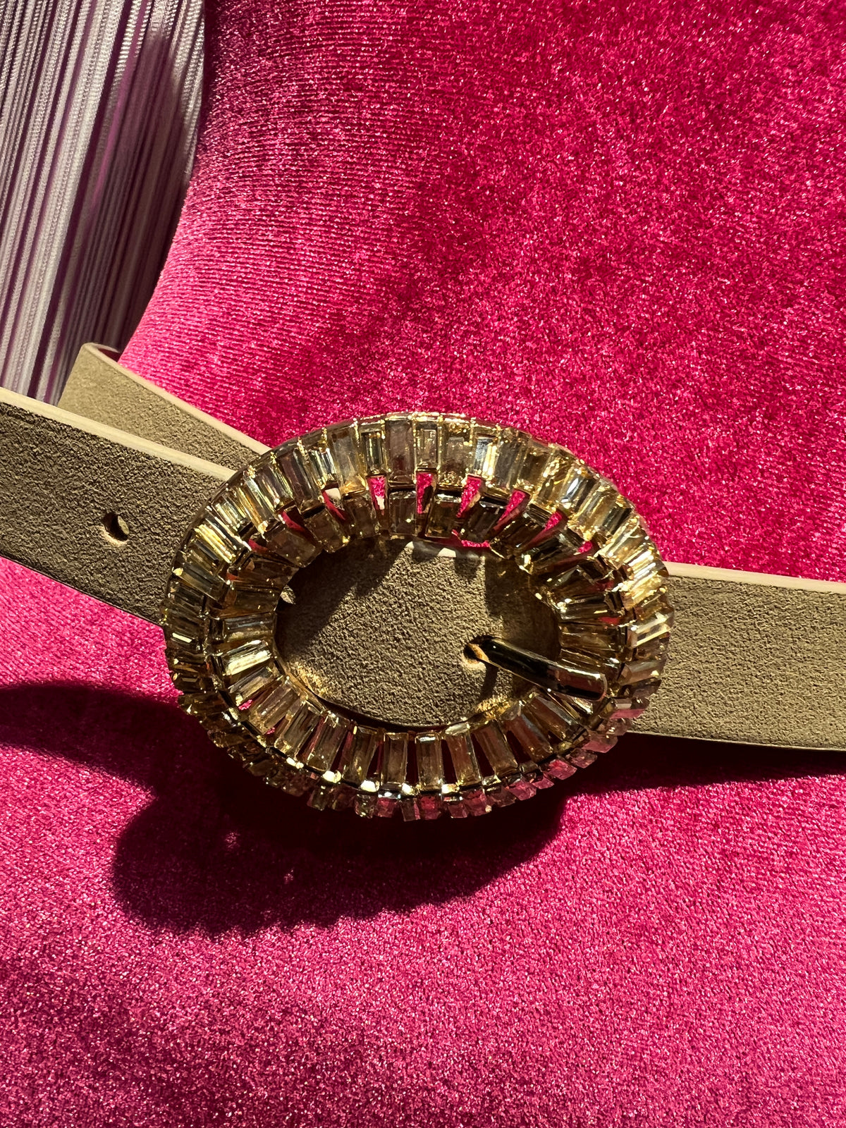 Love & roses cintura in ecopelle beige con fibbia di cristalli