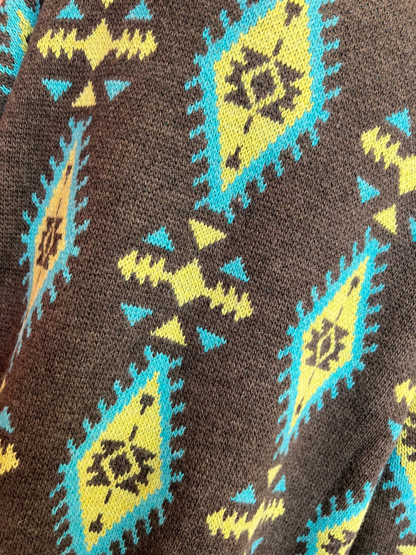 Colour market cardigan jacquard con cinta turchese, strass e frange verde militare e turchese