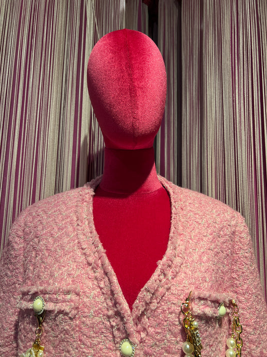 ABpink🩷 giacca in tweed boucle’ rosa con applicazioni spille e perle