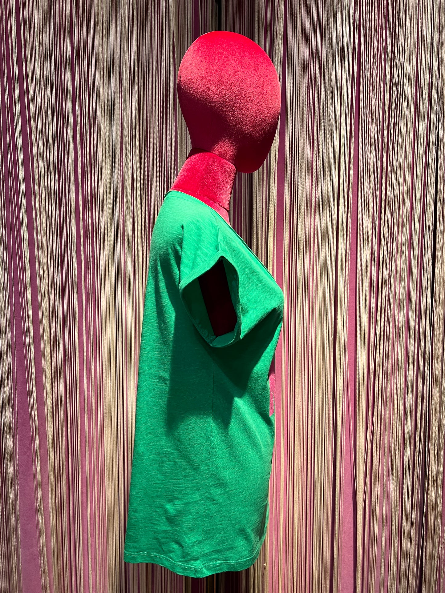 Anouk t shirt di cotone verde bandiera scritta fucsia glitter “ La mer Antibes”