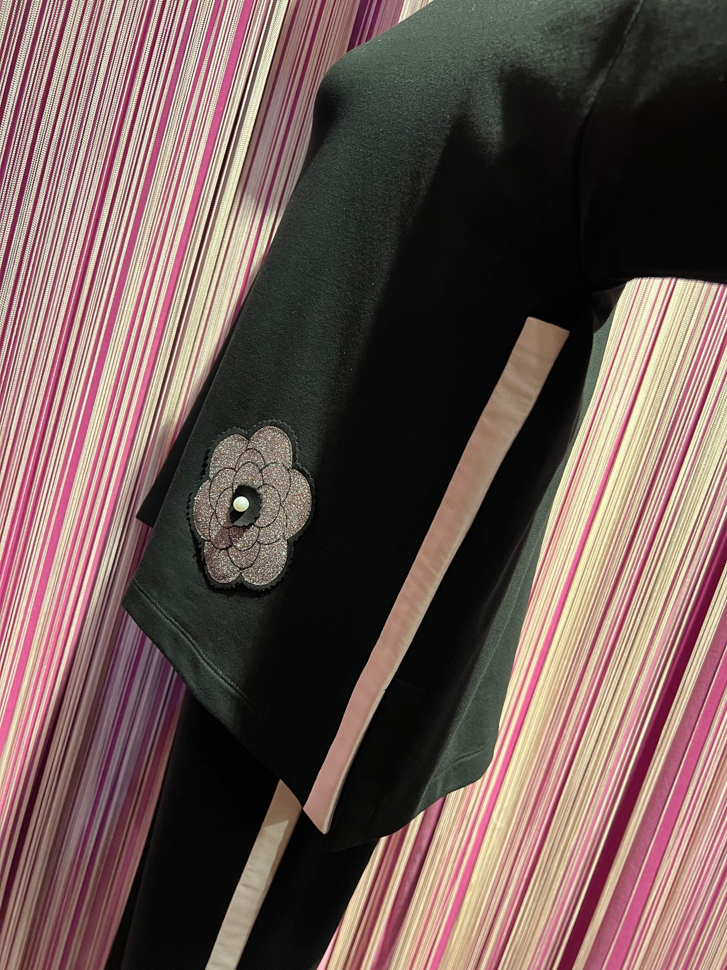 Clo’h -50% di sconto tuta completa felpa e pantalone a zampetta camelia glitter nera e rosa