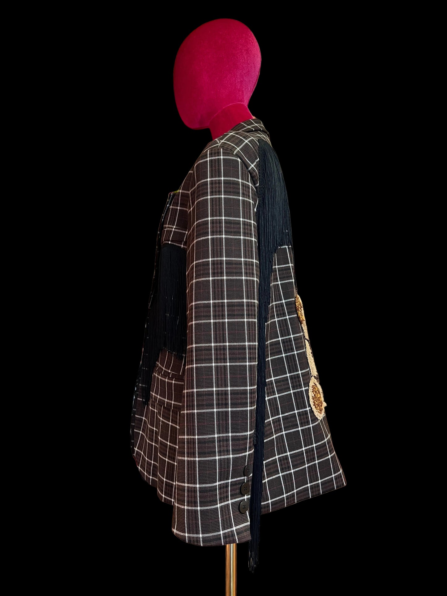 The room giacca tartan marrone panna con frange nere e patch orso dietro