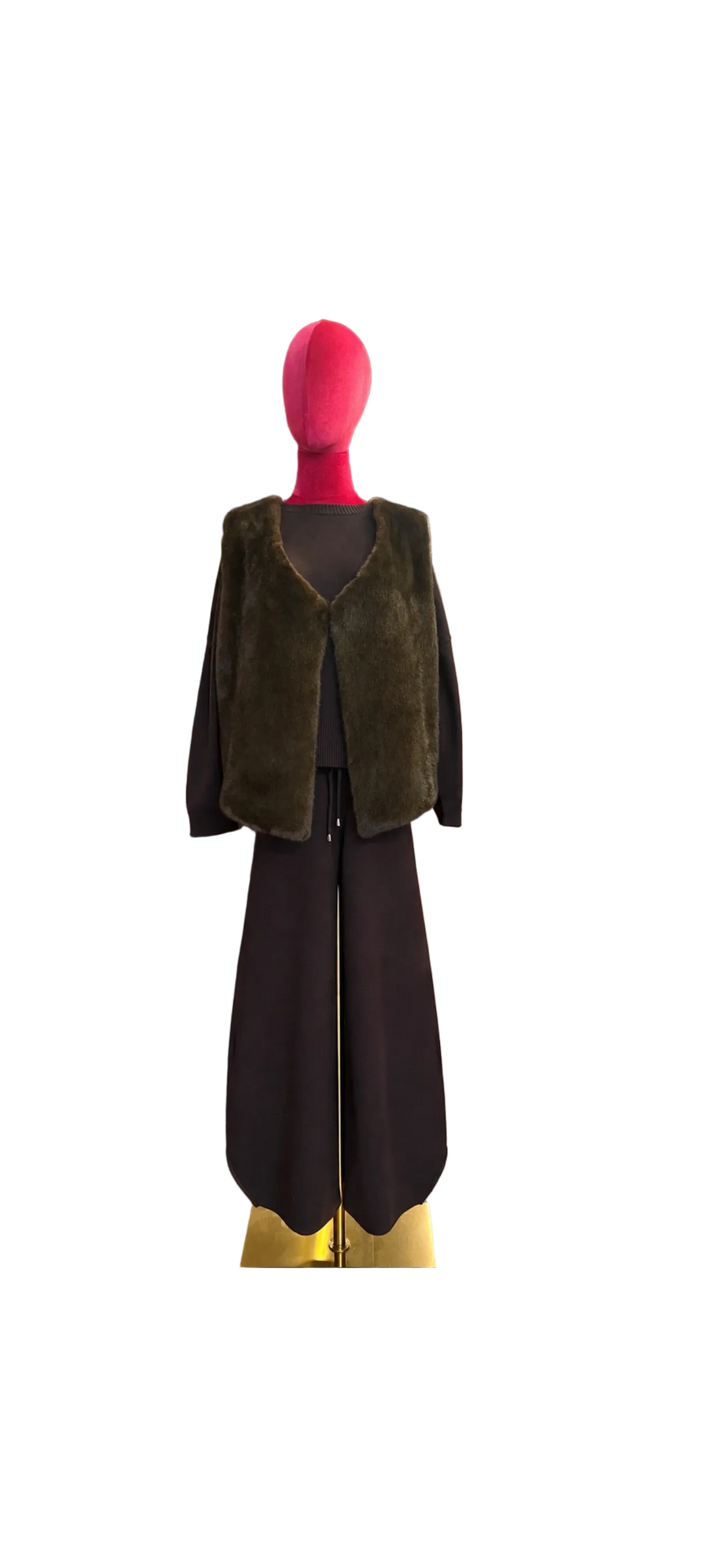 The room completo tre pezzi marrone gilet simil pelliccia pantalone e maglia