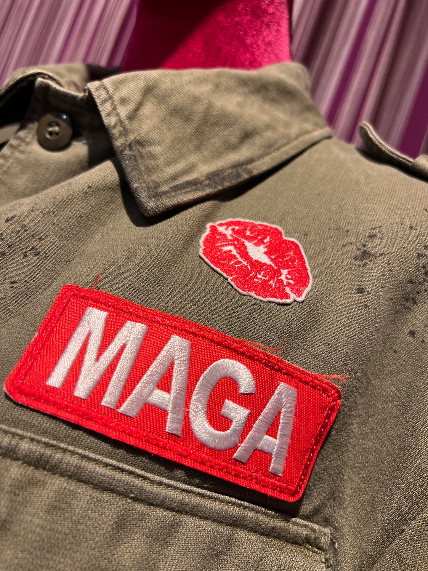 ABpink 🩷giacca la verdina unisex verde militare patch bocca e applicazioni jeans e braccio di ferro