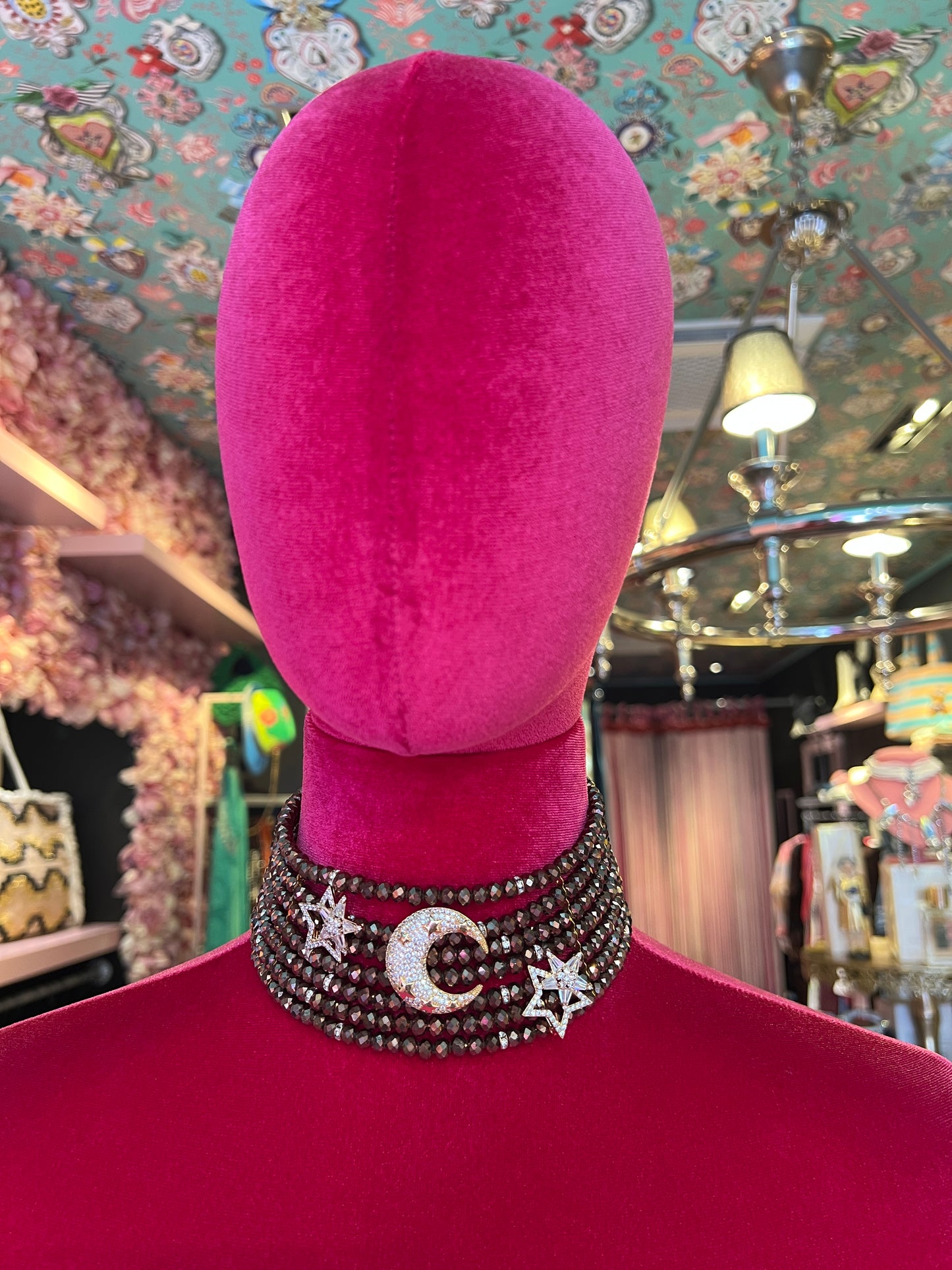 Manuela Ajo’ creazioni choker cristalli bronzo / marrone con spille mezza luna e stelle strass