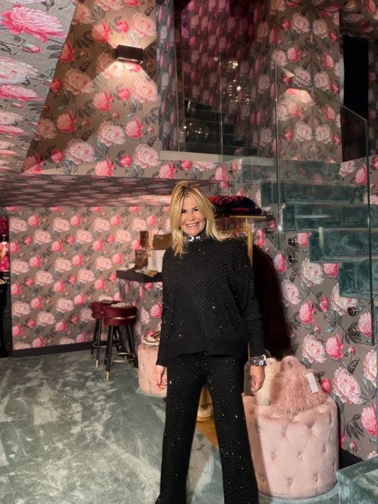 The room completo nero maglia e pantalone pois di cristalli