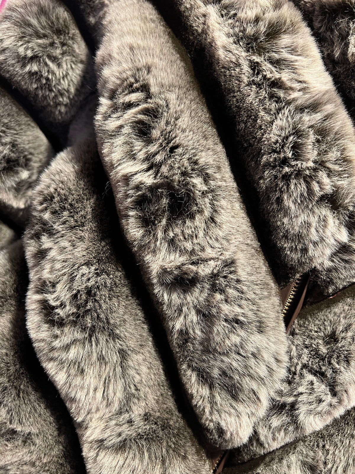 The room giacca in simil pelliccia effetto visone con maniche a 3/4