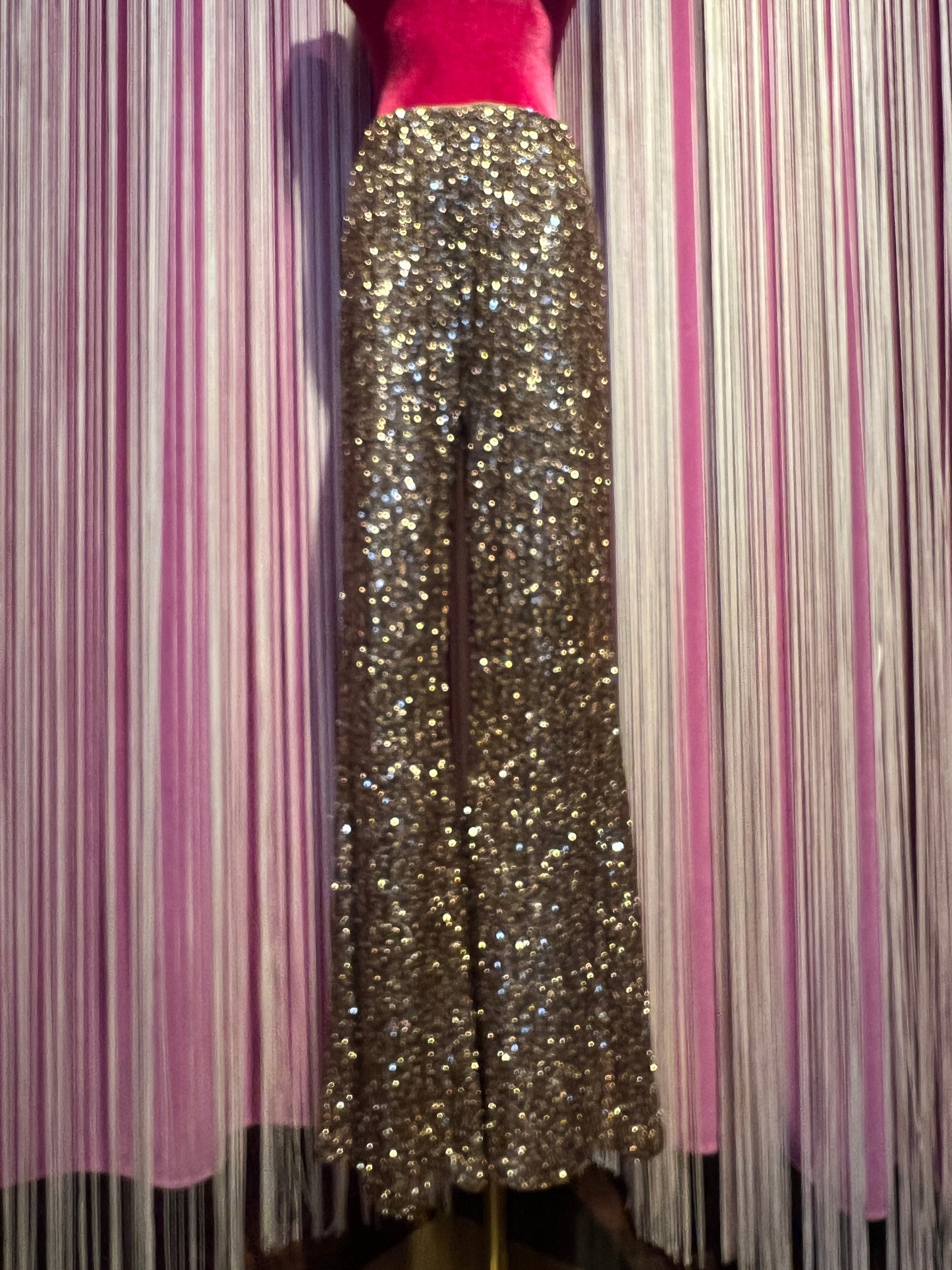The room completo taupe blusa e pantalone con paillettes