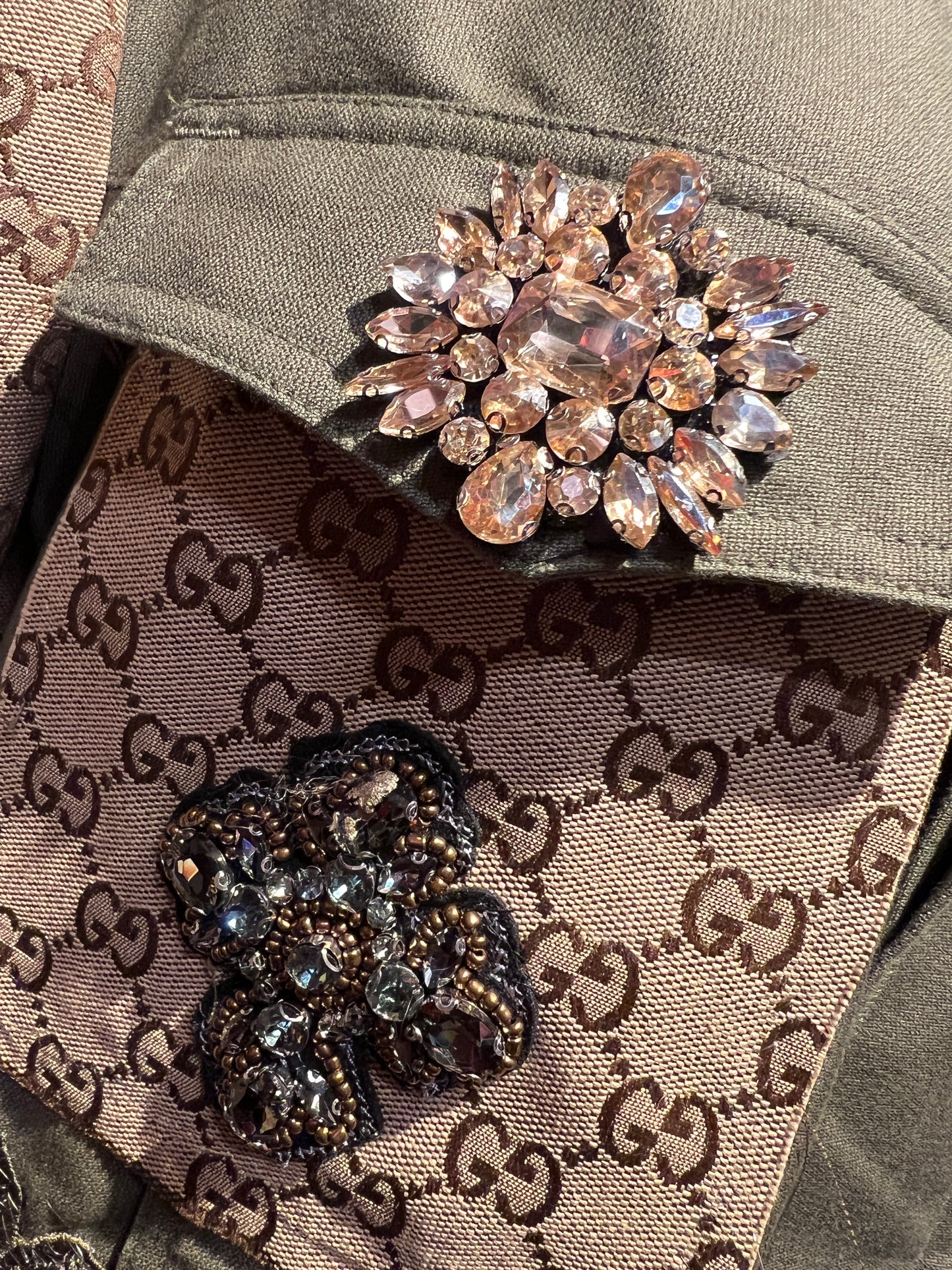 ABpink la verdina , giacca militare con maniche logate e patch fiori cristalli, fiori ricamati e cuore sacro