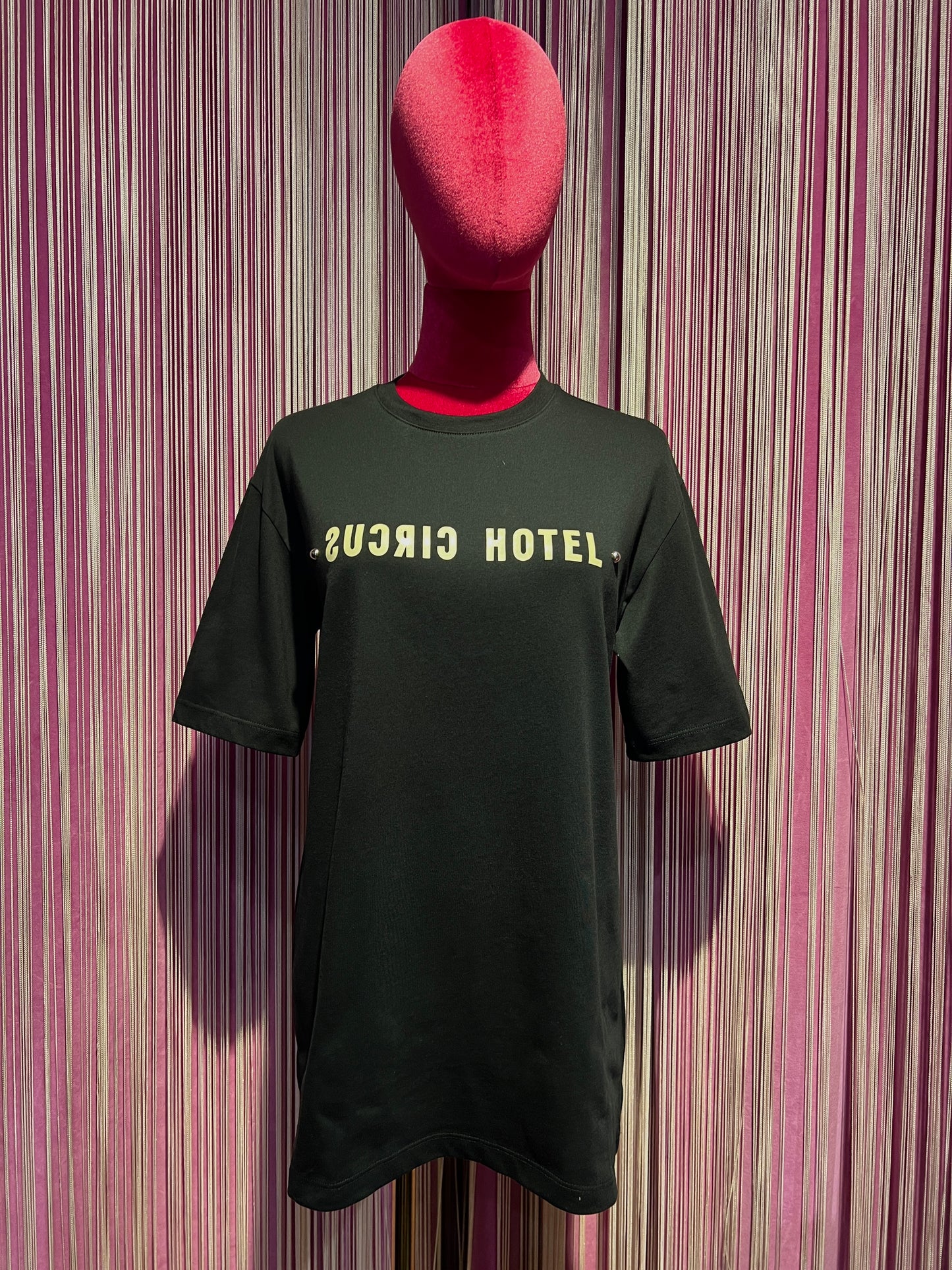 Circus Hotel t-shirt girocollo mezza manica con logo e borchie