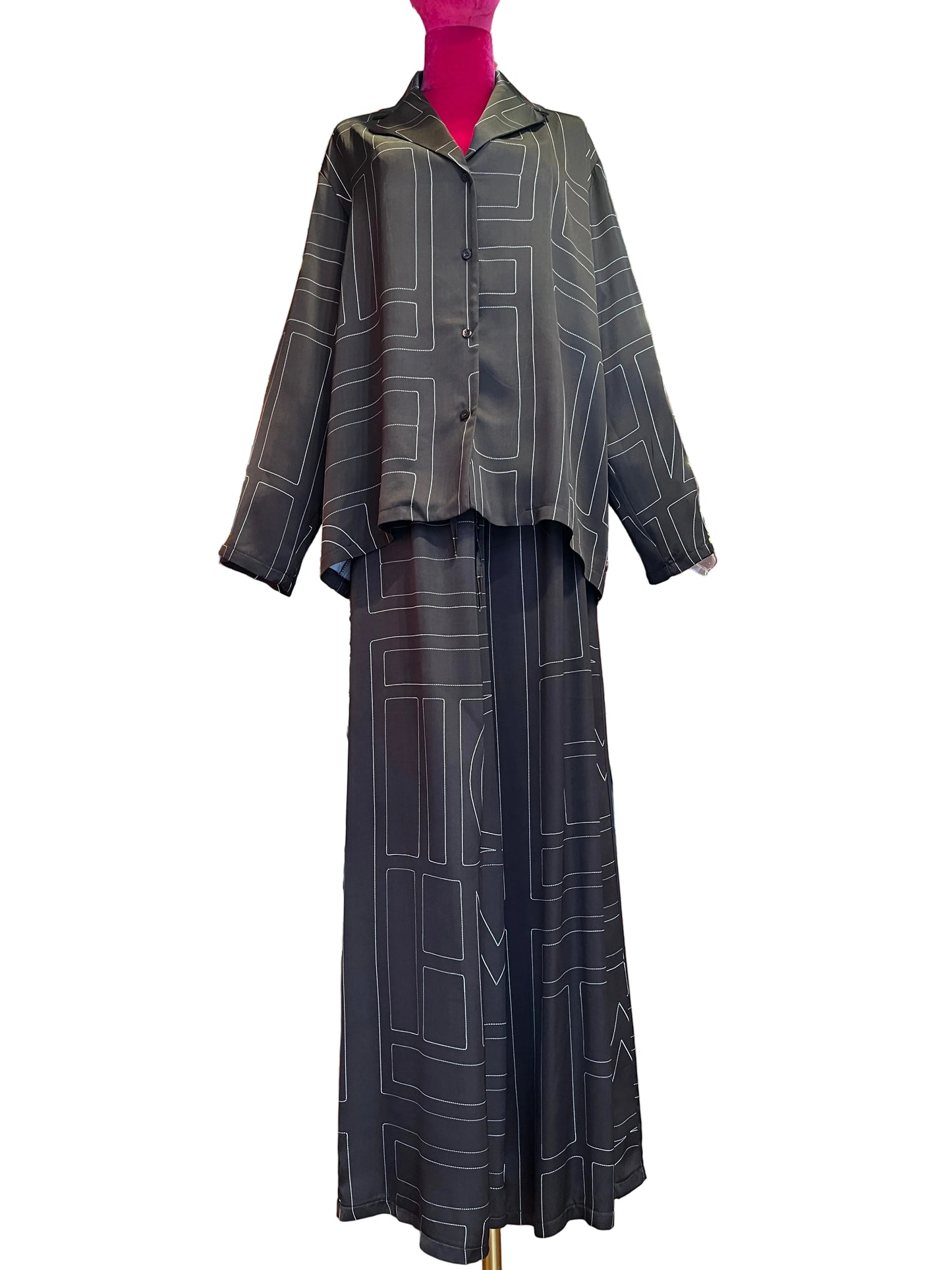 The room completo camicia e pantalone palazzo marrone e bianco