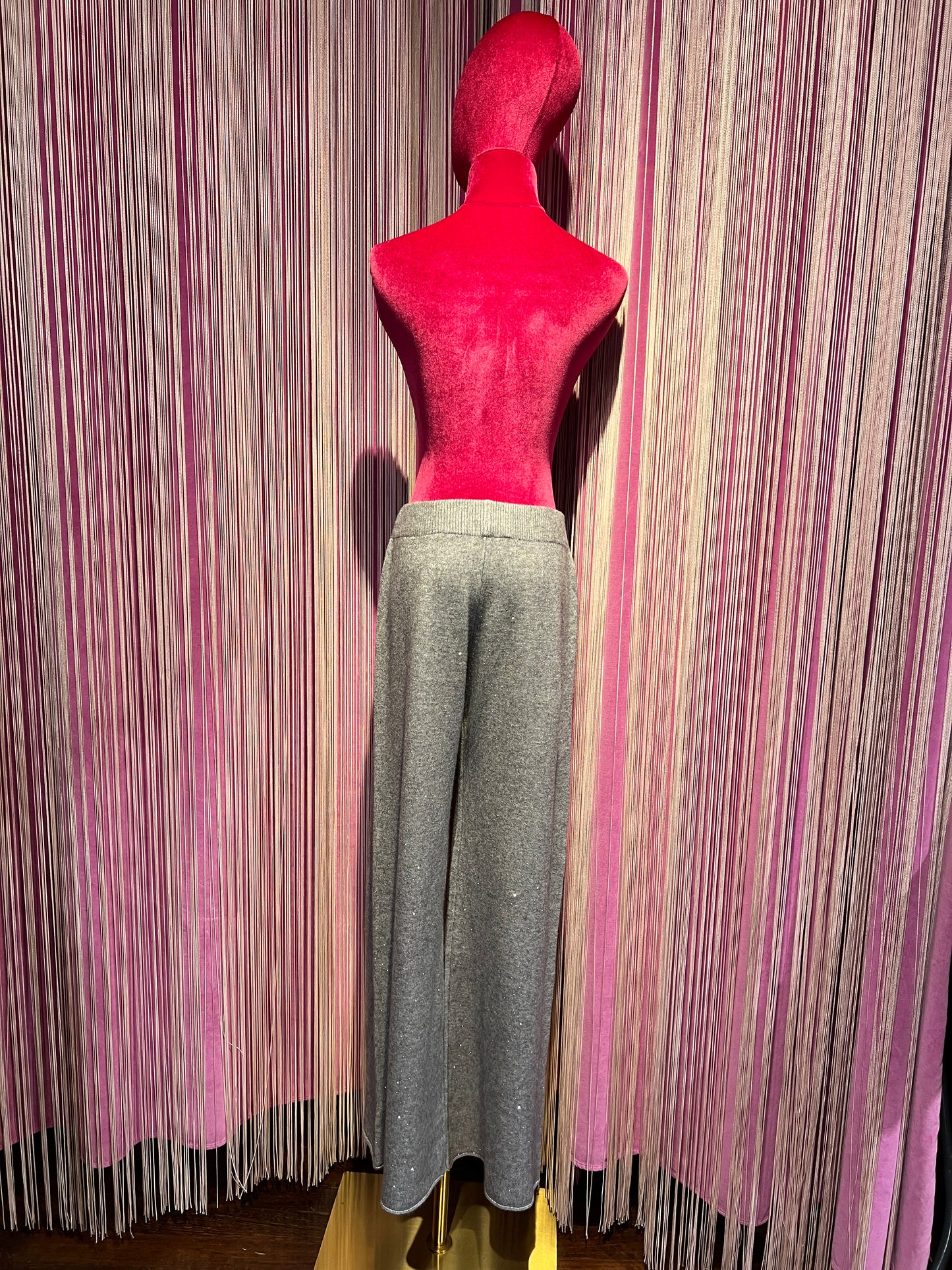 The room completo grigio maglia e pantalone pois cristalli