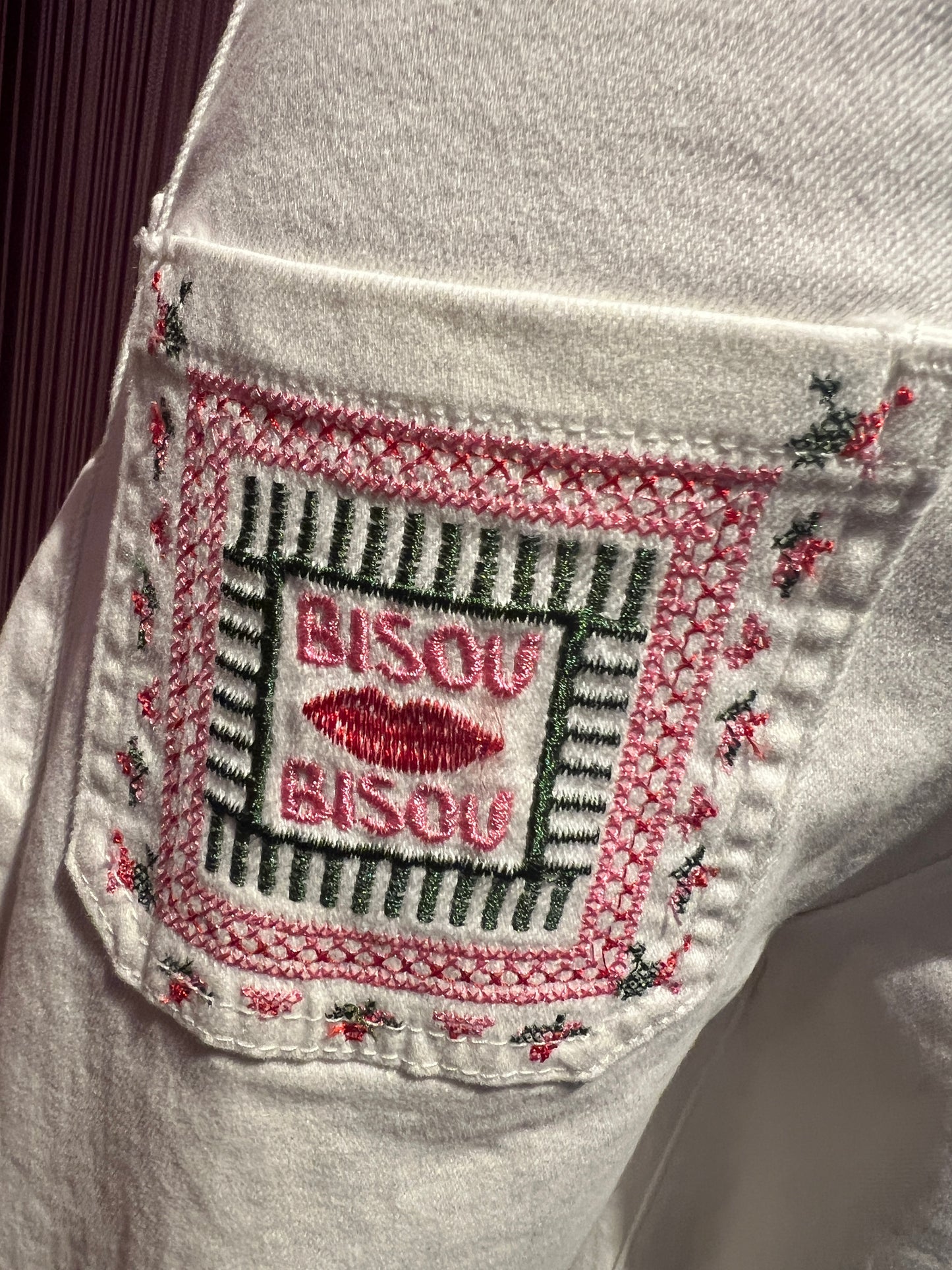 Mon amour Paris -50% di sconto pantalone jeans denim bianco tasche con ricamo cuore e scritta bisous bisous
