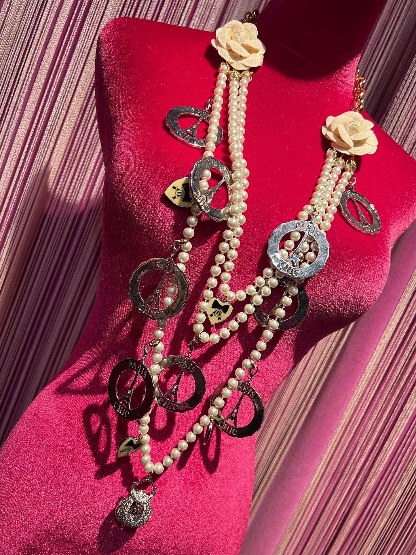 Monilia collana multifili con perle e rose