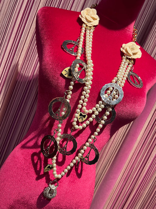 Monilia collana multifili con perle e rose