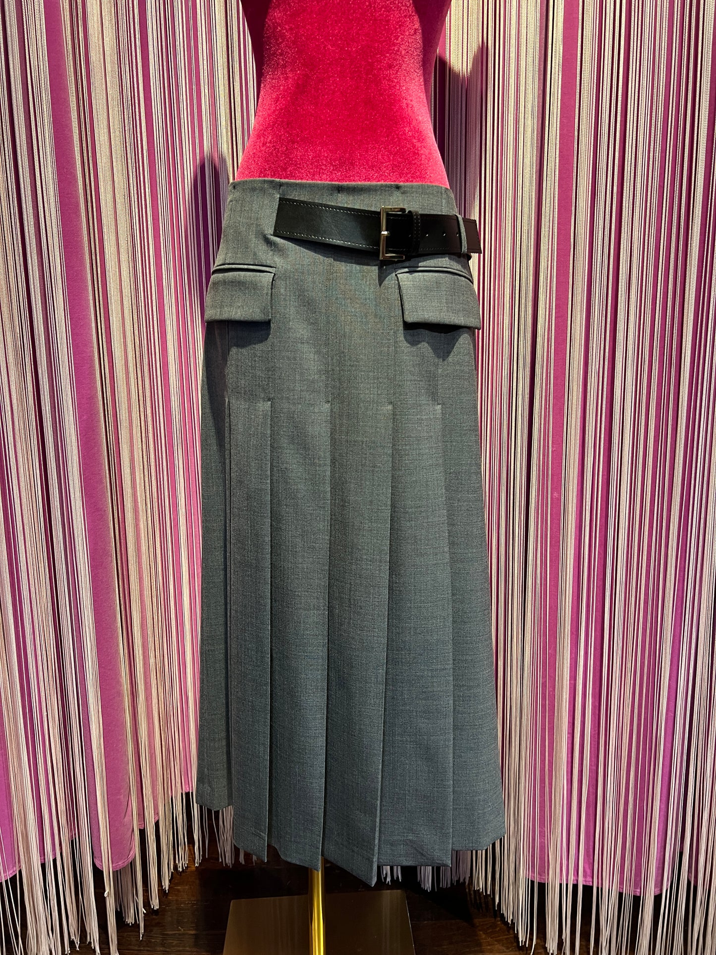 Semicouture gonna a pieghe grigio medio con cinta nera Tracy