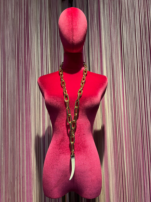 Collana catena oro lunga con pendente corno