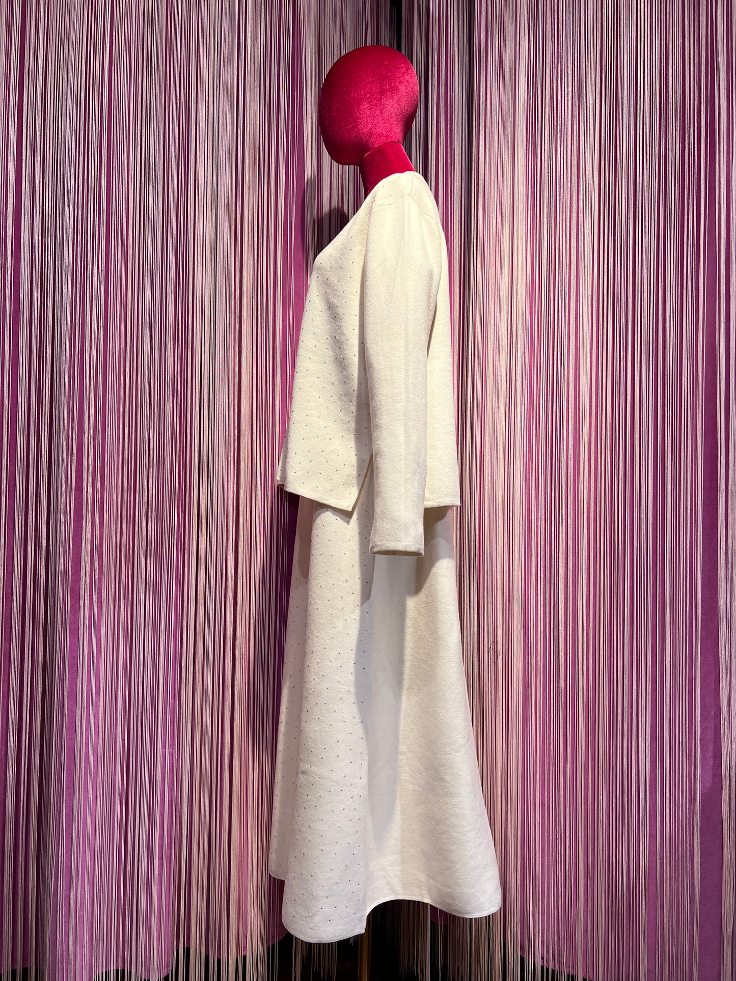 The room completo bianco/panna con decorazioni micro cristalli maglia e gonna lunga svasata con elastico in vita