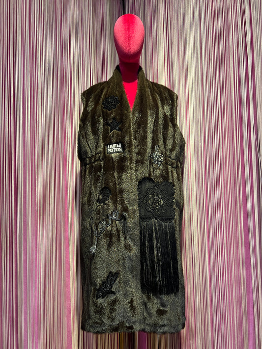 ABpink 🩷 gilet eco visone con patch perline, patch serpente cristalli e passamaneria con frange