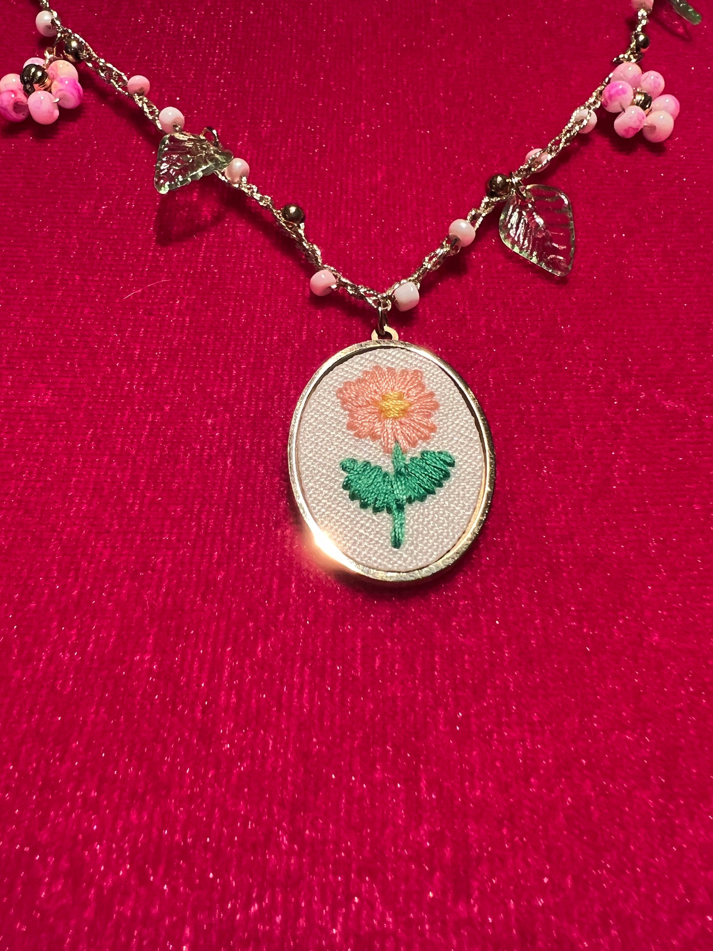 Berri collana filo lavorato all uncinetto fiori di perline e ciondolo fiore rosa ricamato