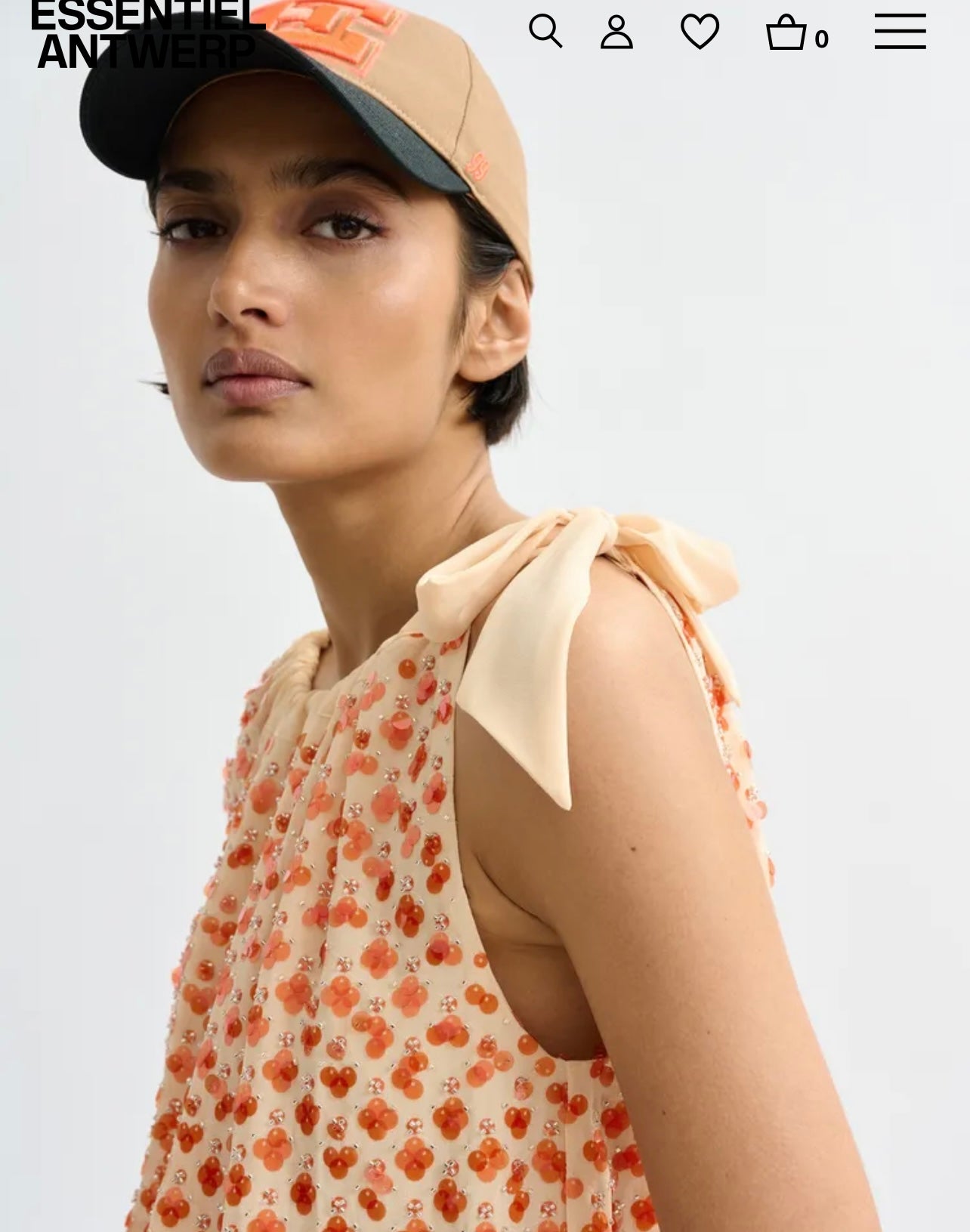 Essentiel antwerp -40% di sconto top asimmetrico arancione impreziosito da paillettes con nastro da annodare al collo