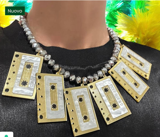 Sereku collana girocollo cristalli argento con pendenti a forma di cassette in plexiglas