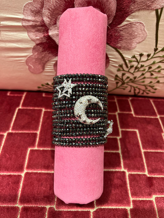 Manuela Ajo’ creazioni bracciale cristalli grigio scuro con spille mezza luna e stelle strass